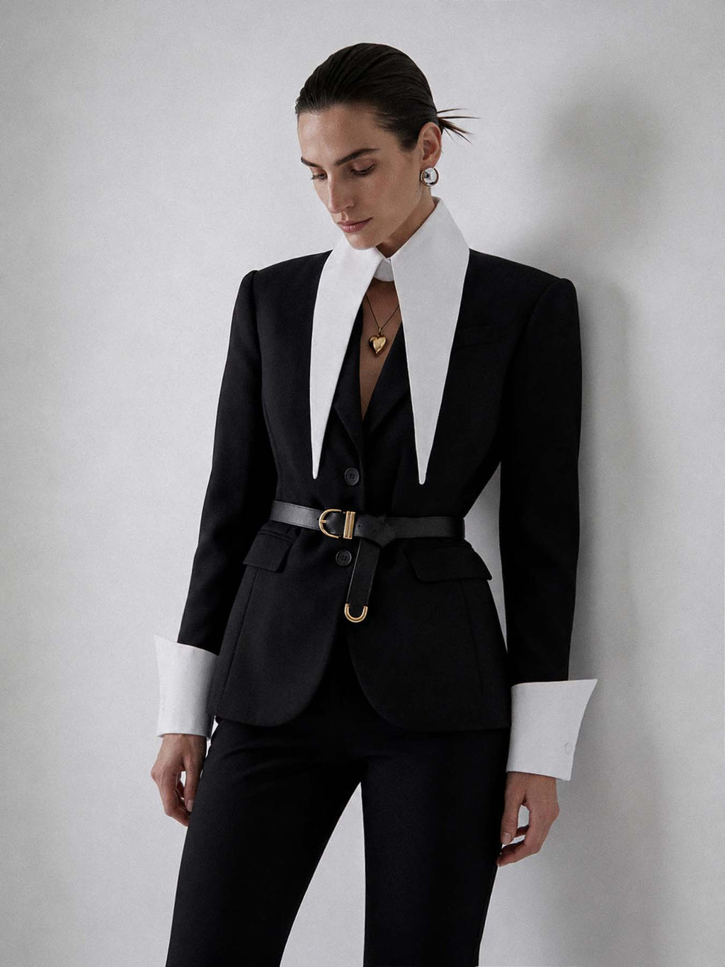 The Baroness 12” Long Detachable Collar Cuffs Set