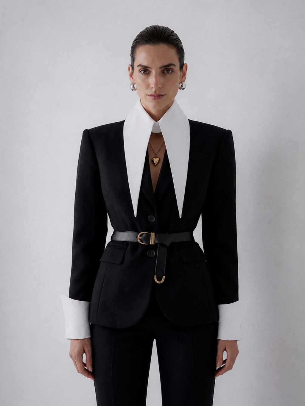 The Baroness 12” Long Detachable Collar Cuffs Set