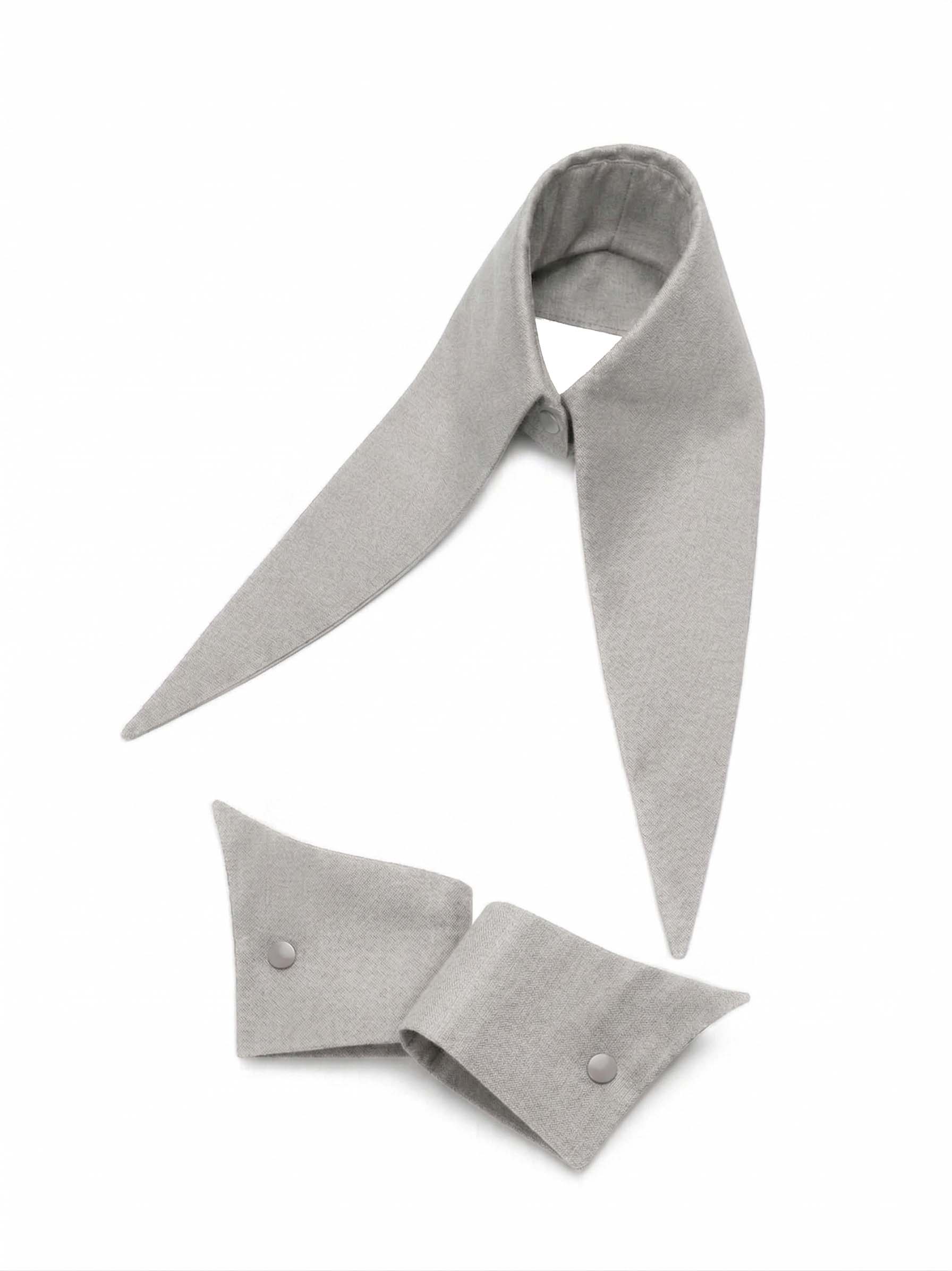 The Baroness 12” Long Detachable Collar Cuffs Set