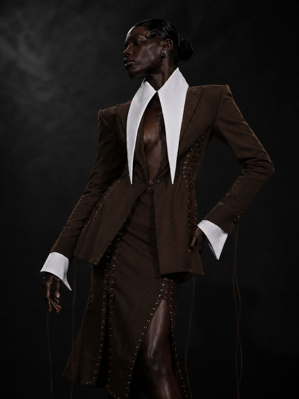 The Baroness 16” Long Detachable Collar Cuffs Set