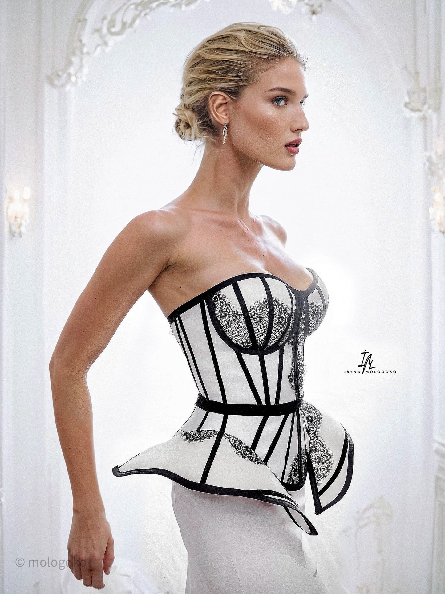 Chapel Window Corset White