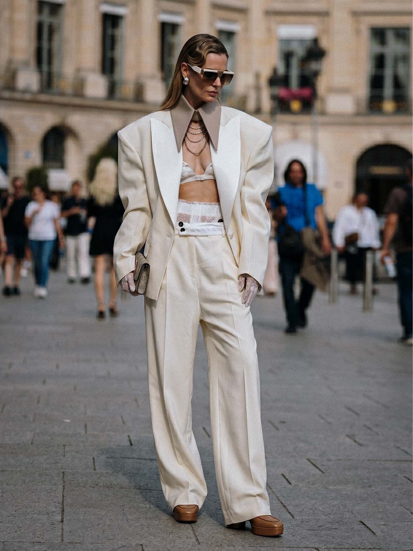 The Baroness 8” Long Detachable Collar