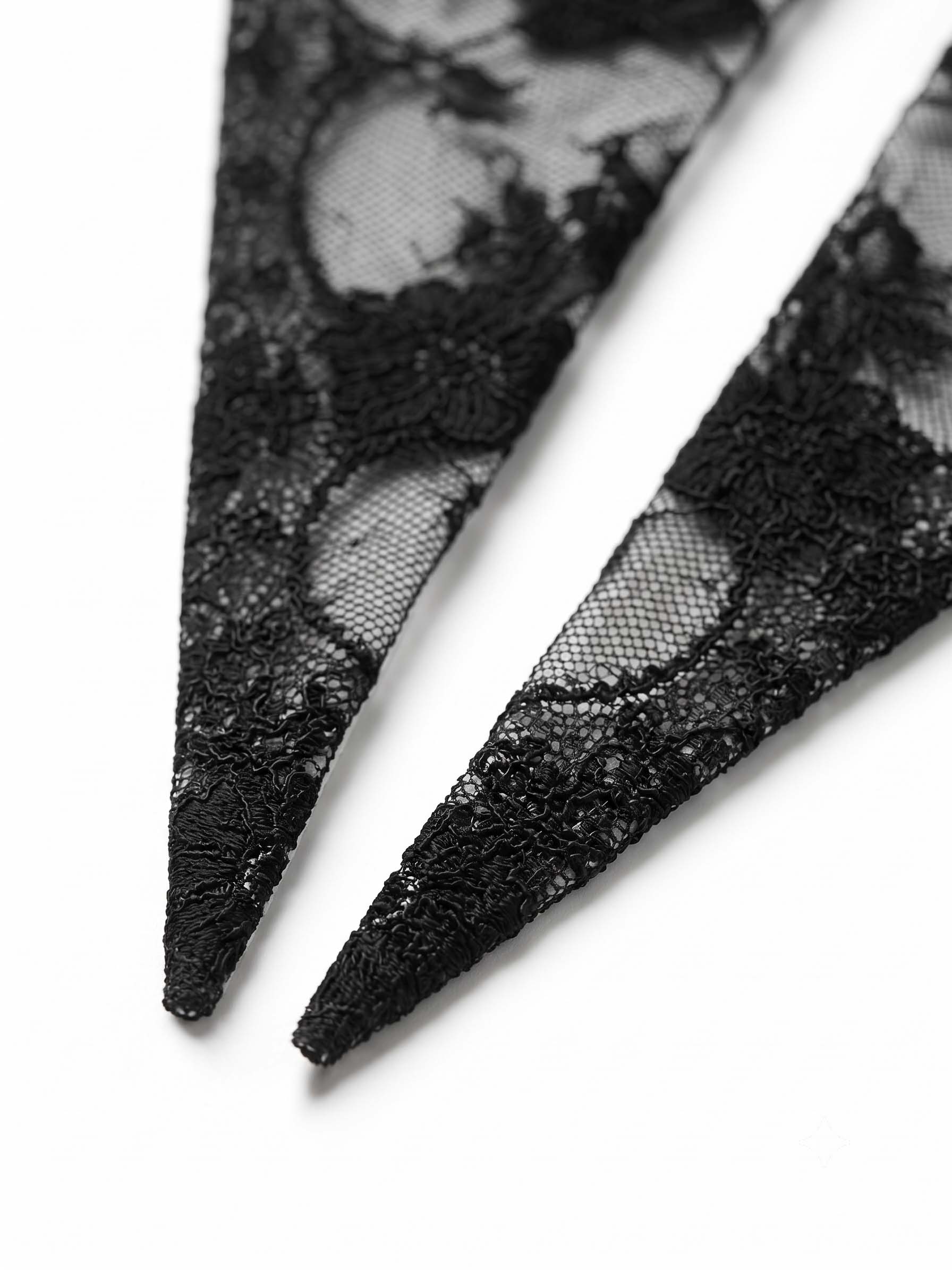 The Baroness 16” Long Detachable Lace Collar