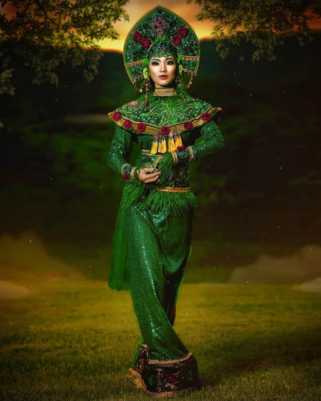 Green Golden Princess, Halloween Costume, Vampire, House of the Dragon - Mologoko Couture