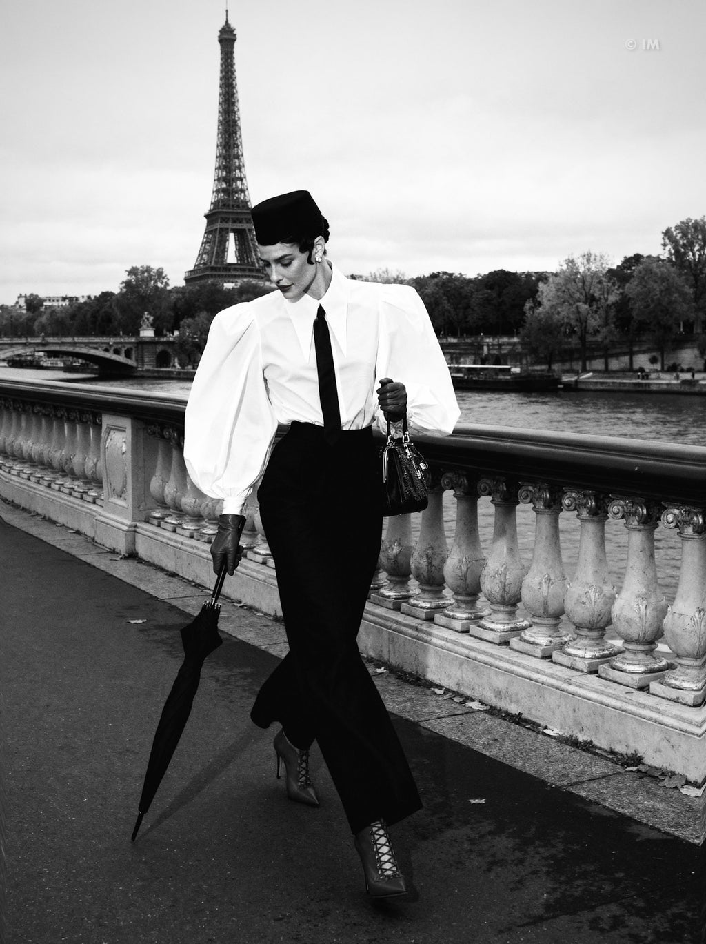 Large Pointy Collar Statement Sleeves Shirt