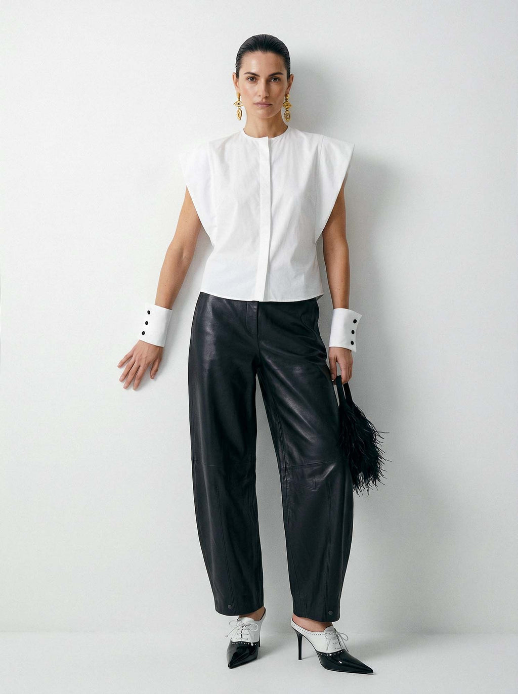 Matilda Base Strong Shoulder Sleeveless Shirt