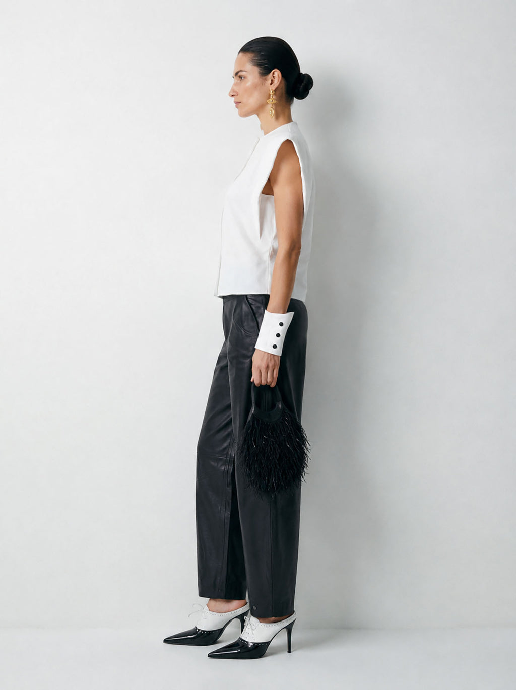 Matilda Base Strong Shoulder Sleeveless Shirt