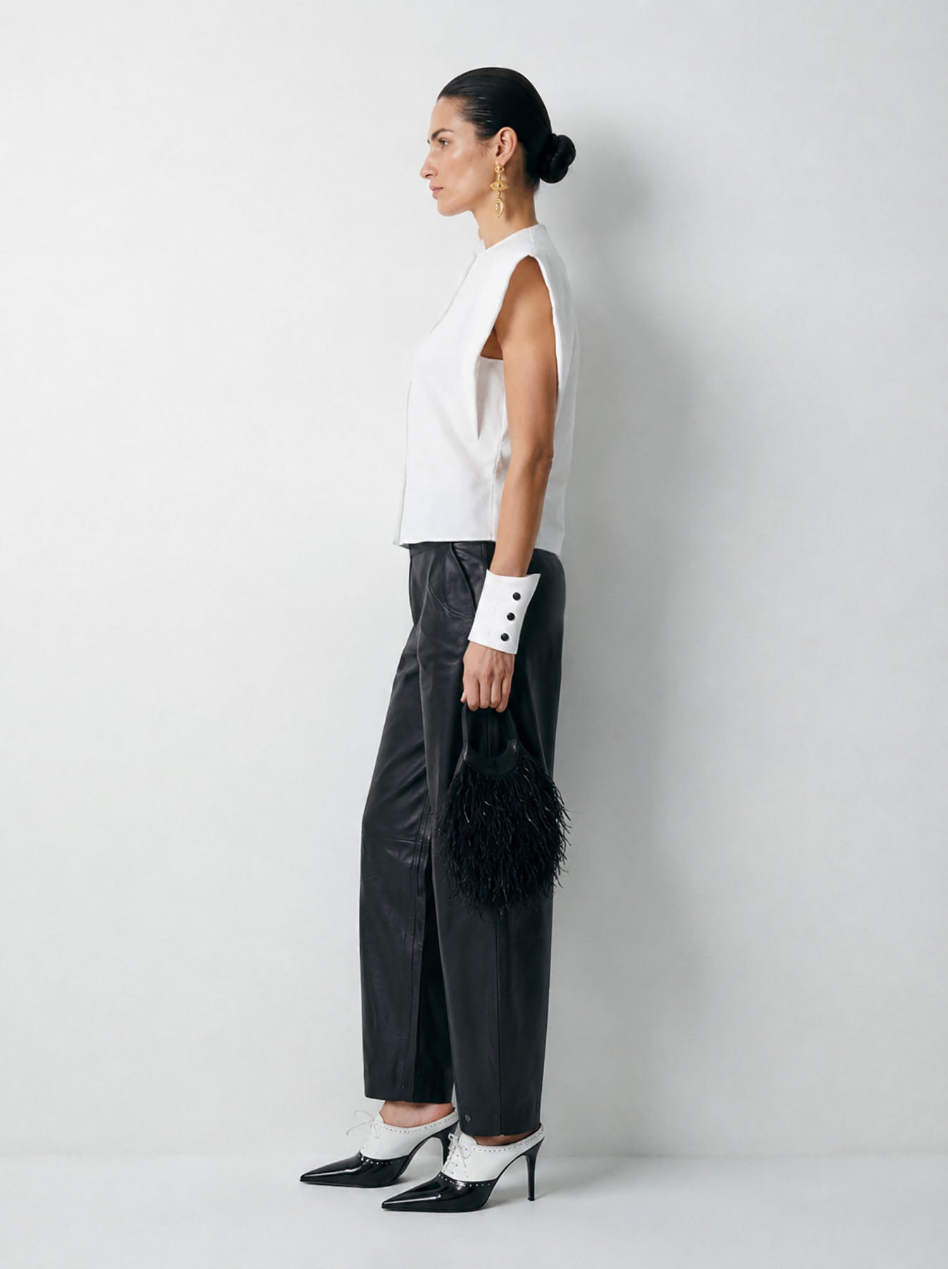 Matilda Base Strong Shoulder Sleeveless Shirt