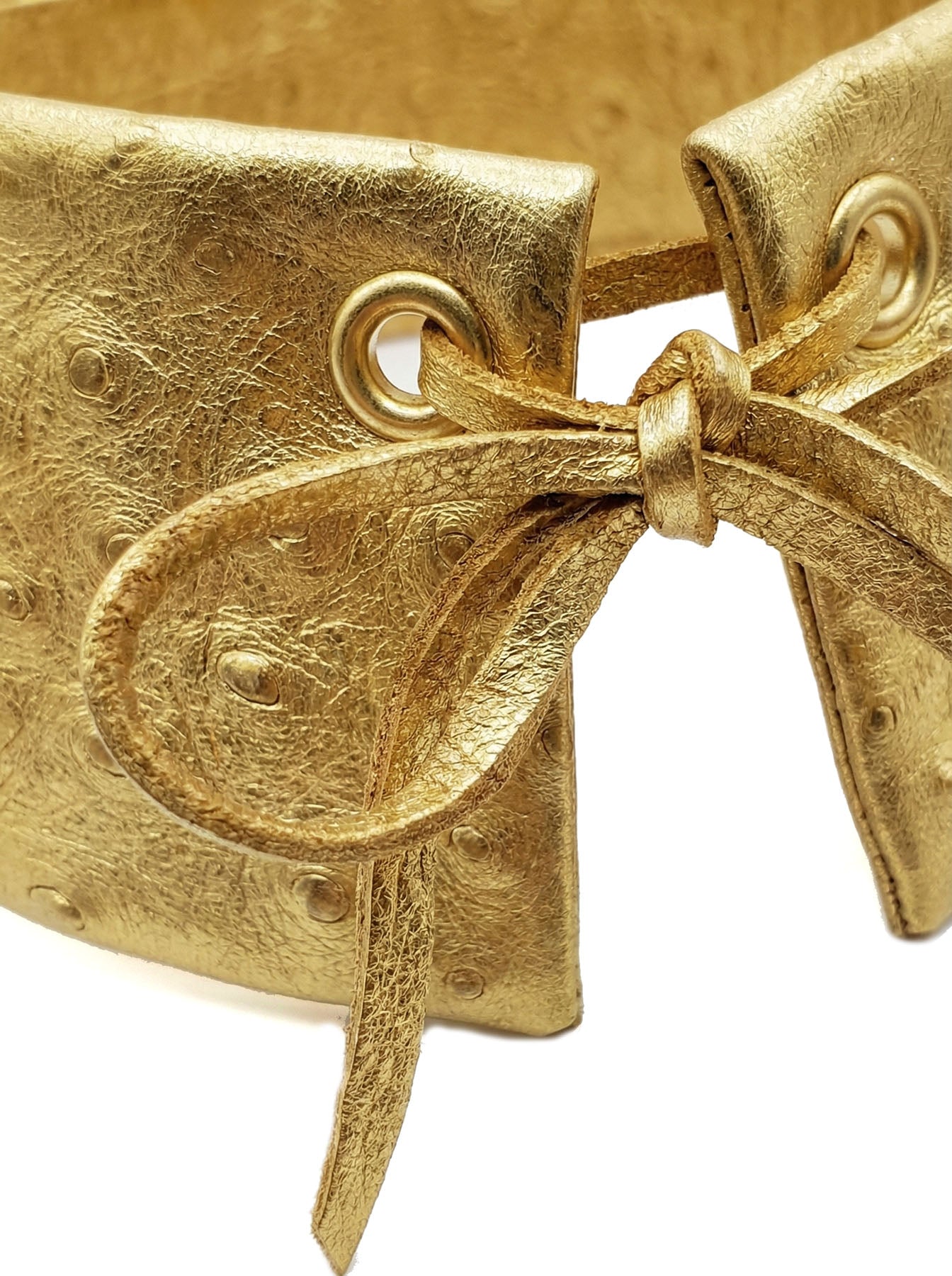 Faux Ostrich Leather Detachable Collar