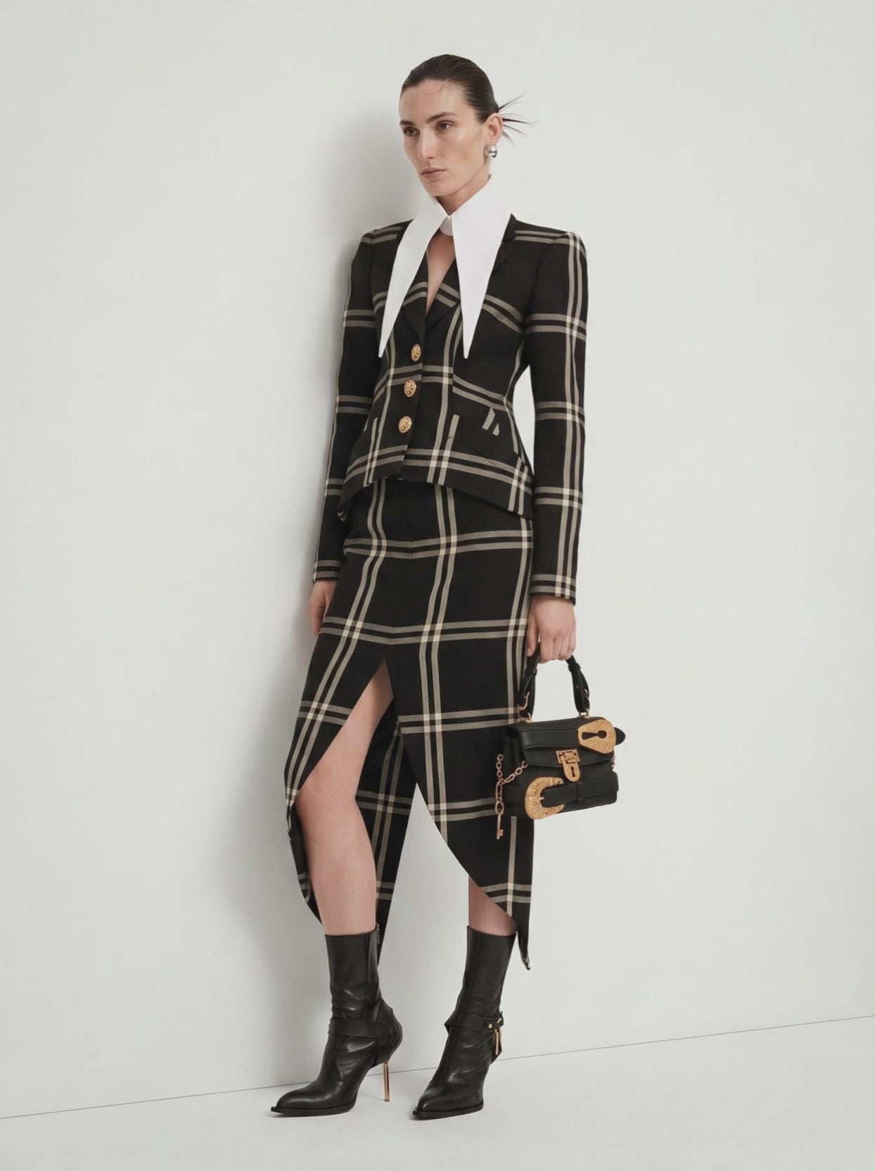 The Baroness 12” Long Detachable Collar