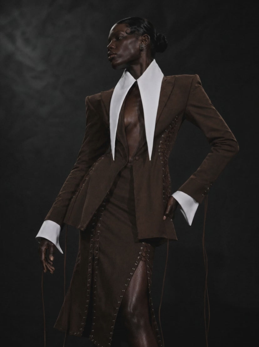 The Baroness 16” Long Detachable Collar Cuffs Set
