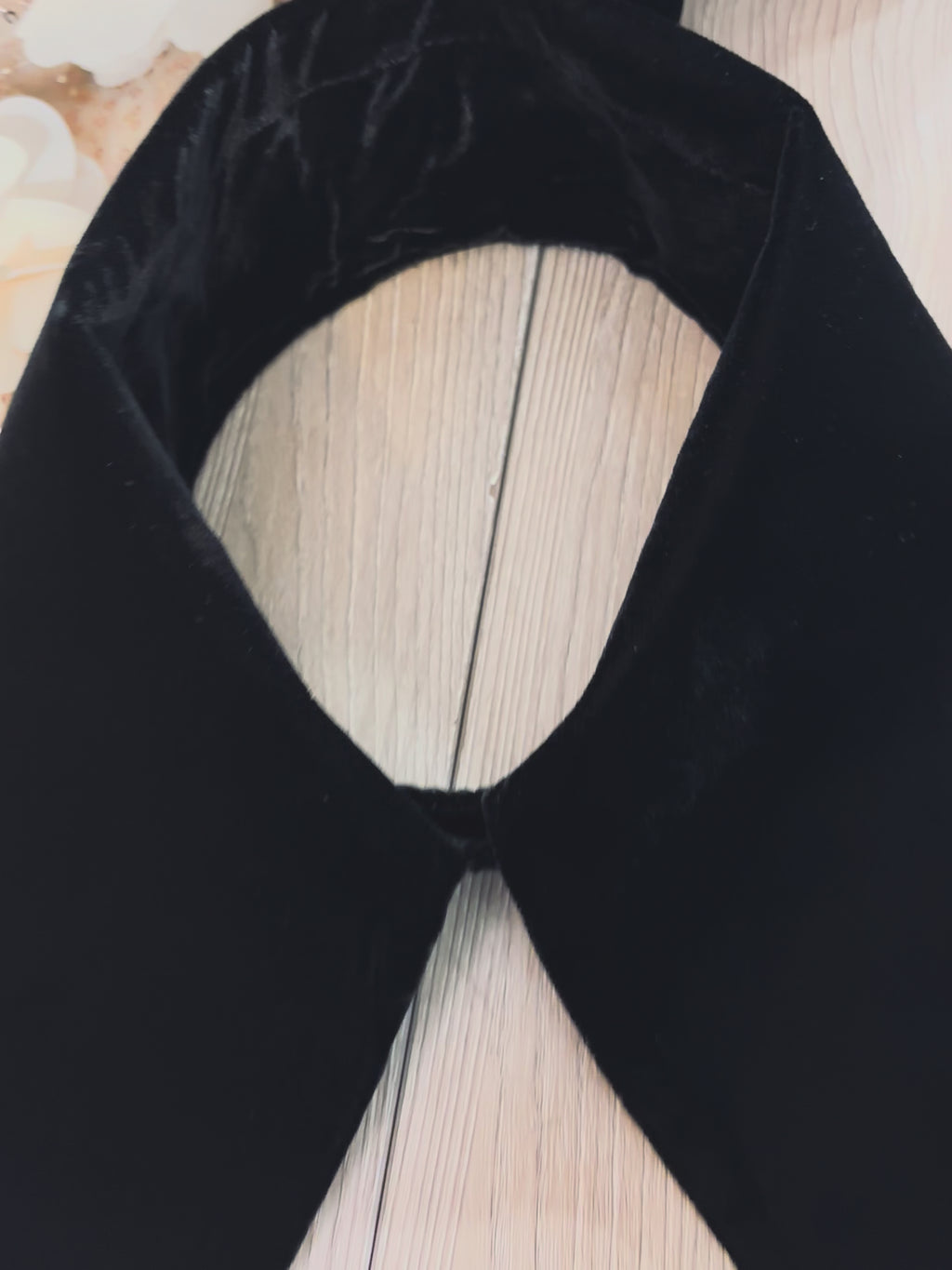 The Baroness 12" Long Detachable Velvet Collar