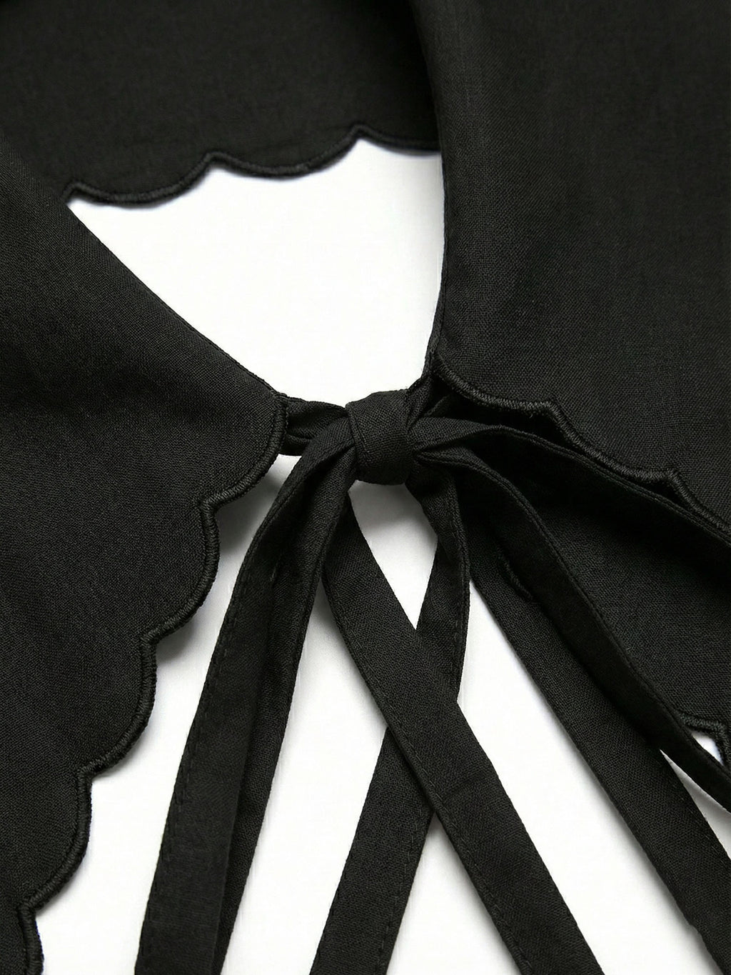 Scalloped Detachable Collar with Ties