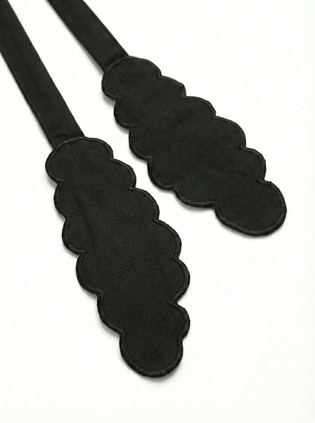 Scalloped Detachable Collar with Ties