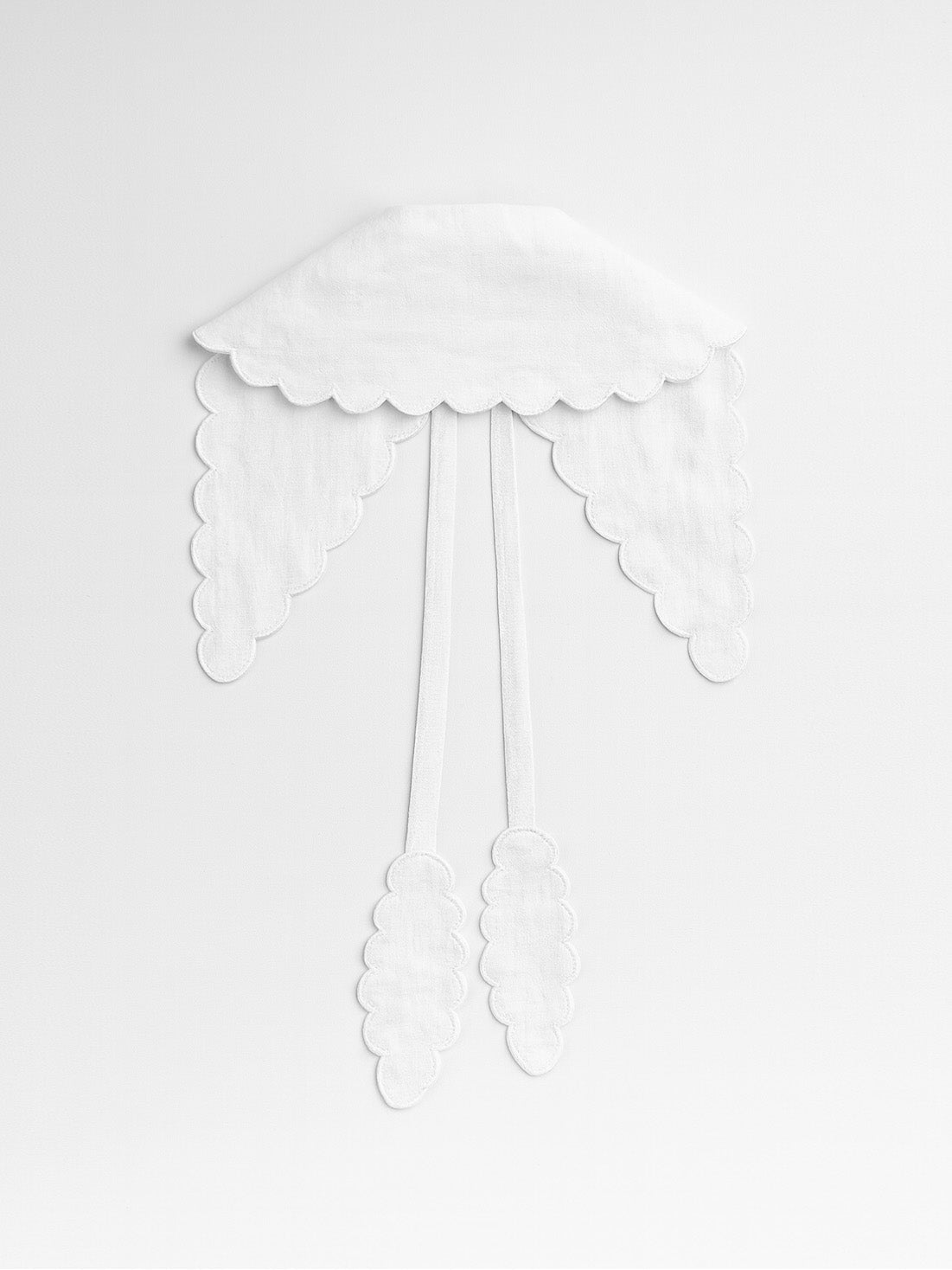 Scalloped Detachable Collar with Ties