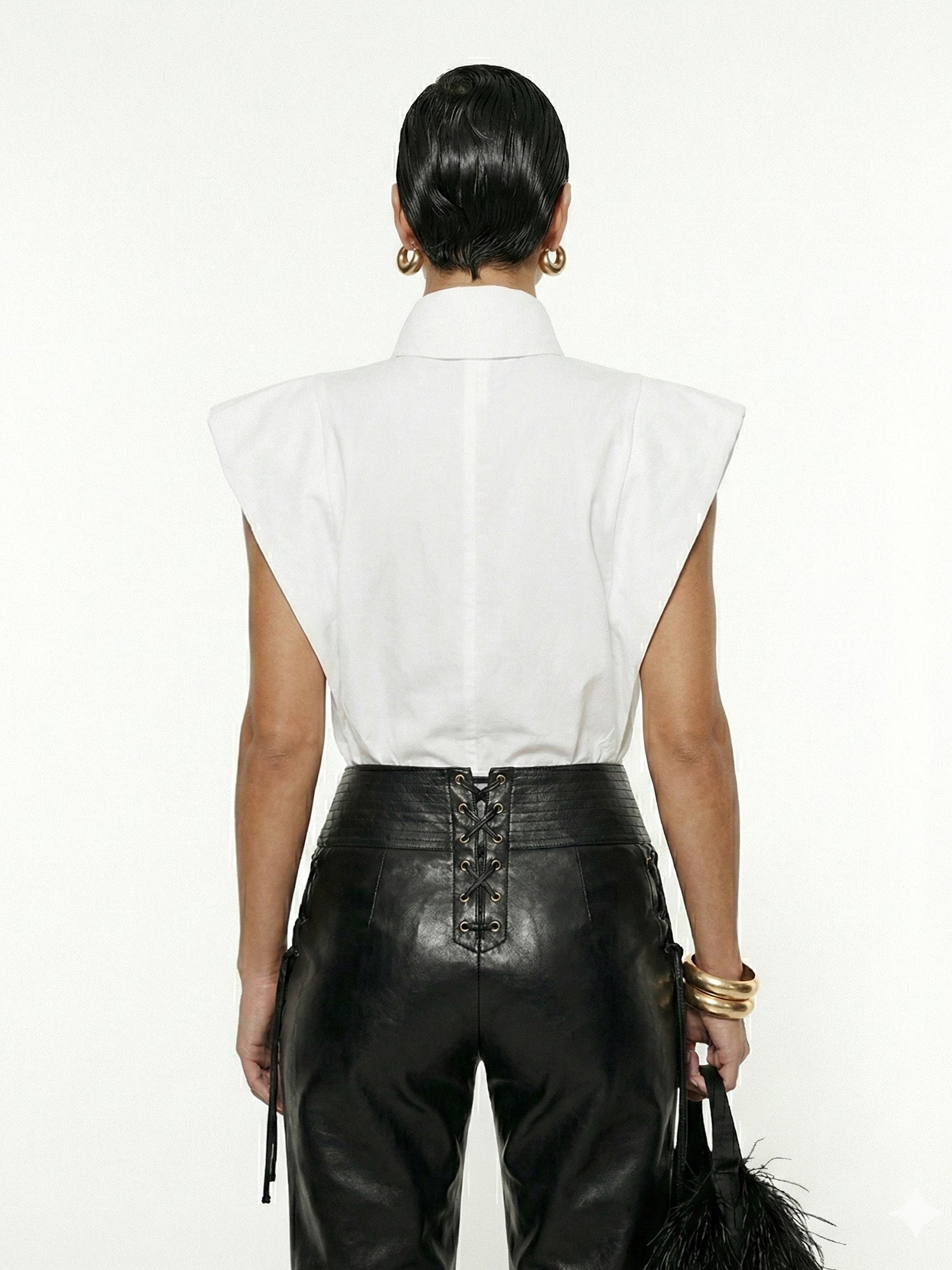 Long Tips Collar Strong Shoulder Sleeveless Shirt