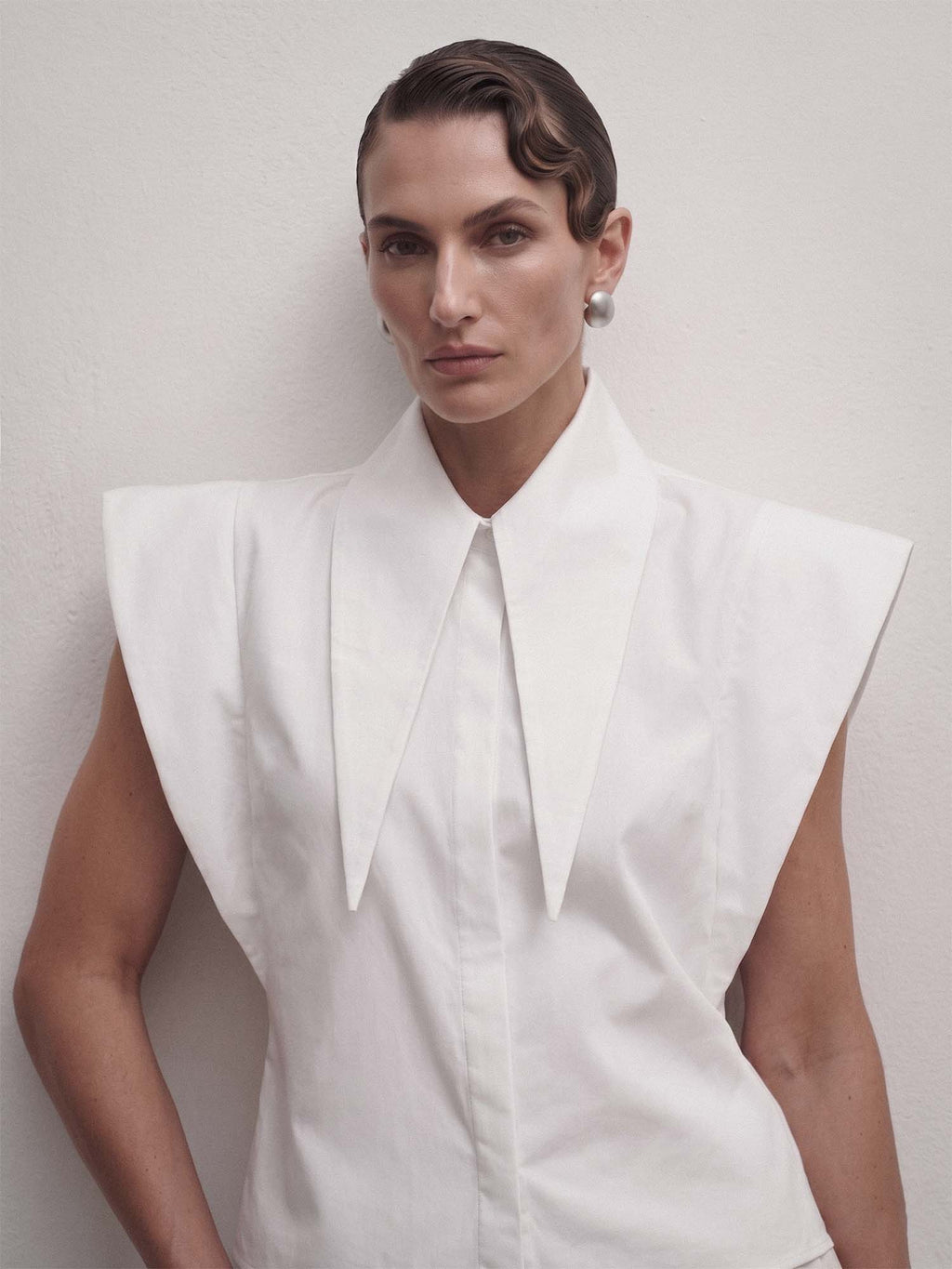Matilda 11" Long Collar Strong Shoulder Sleeveless Shirt